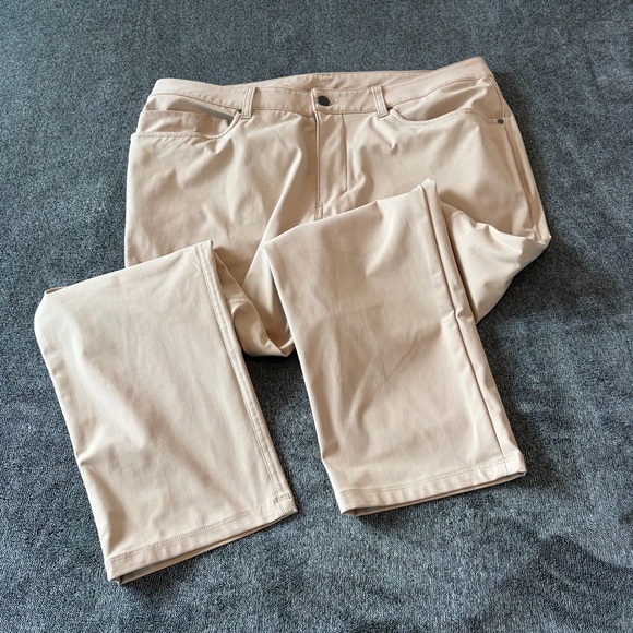 Lululemon ABC Pant Classic 30" *Warpstreme
Silverstone Size 36 - Picture 4 of 13